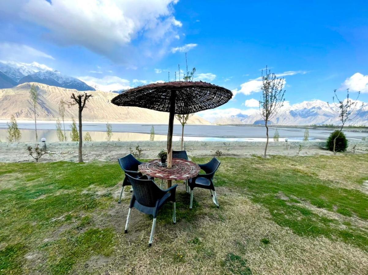Indus View Hotel Skardu Extérieur photo