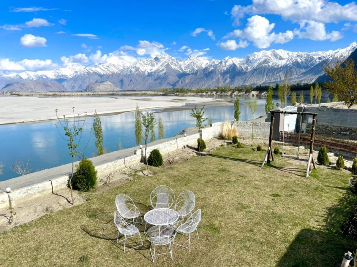 Indus View Hotel Skardu Extérieur photo